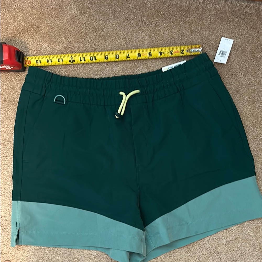 Old Navy NWT Green and Light Green Shorts